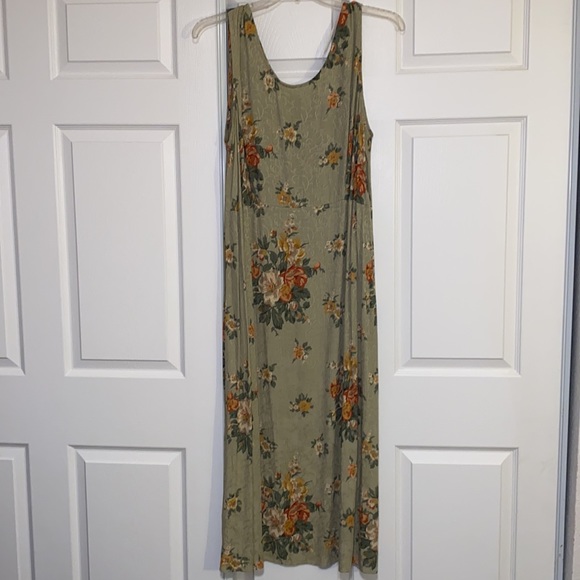 K & Company Woman Floral print 2 pieces set Maxi dress with matching Jacket - Picture 2 of 4